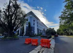 Daftar Gaji Karyawan UGM Terbaru 2025 (Semua Jabatan)